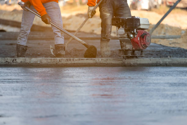 Best Commercial Concrete Services in Mountain View Acres, CA